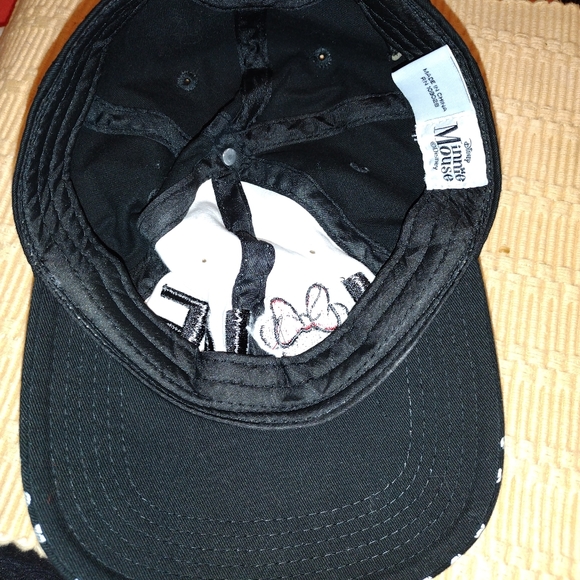 Minnie mouse hat - Picture 2 of 3